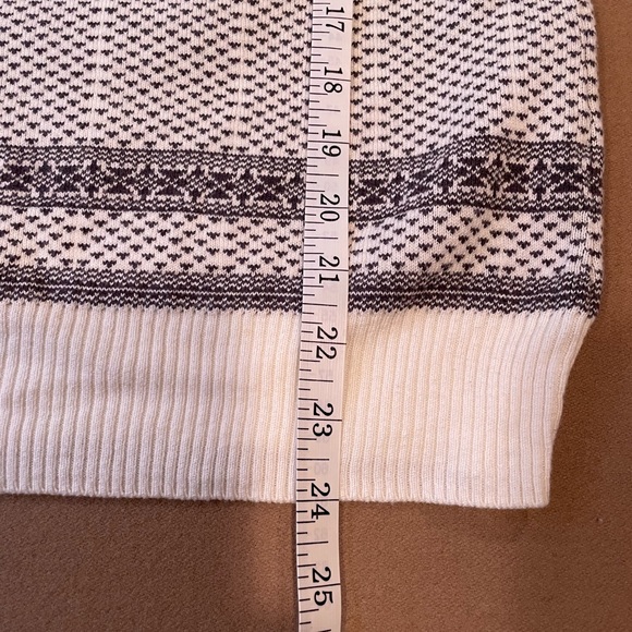 Forever 21 Nordic Sweater - Size Medium - Picture 7 of 8